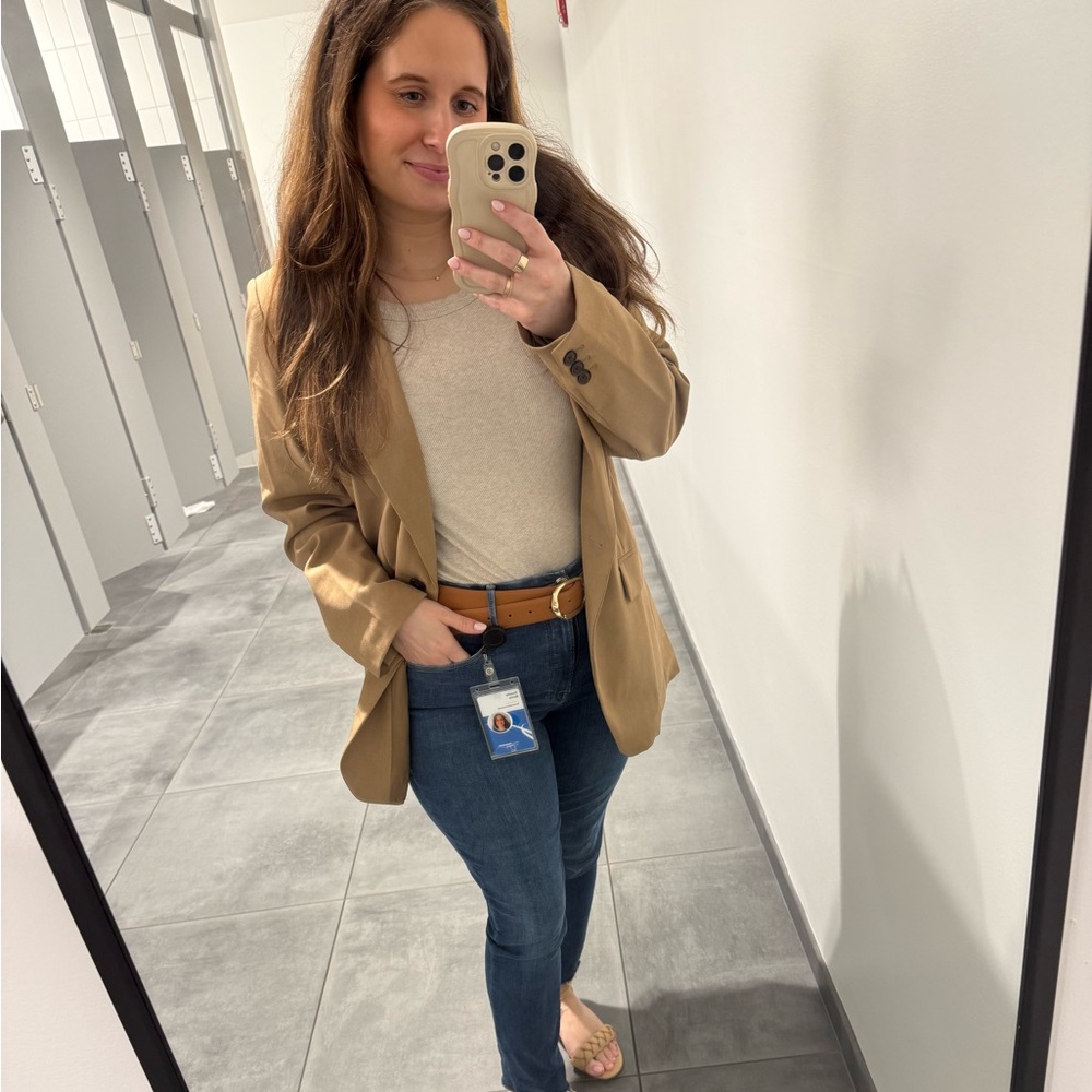 Meet your Posher, Danielle